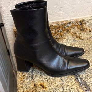 Elegant Black Ankle Boots